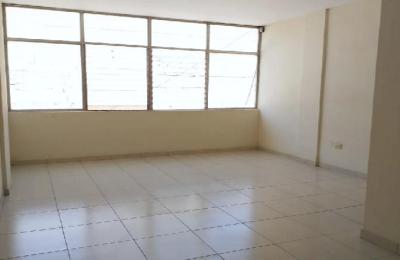 ALQUILER DE OFICINA 1° PISO EN EL CENTRO DE CHICLAYO